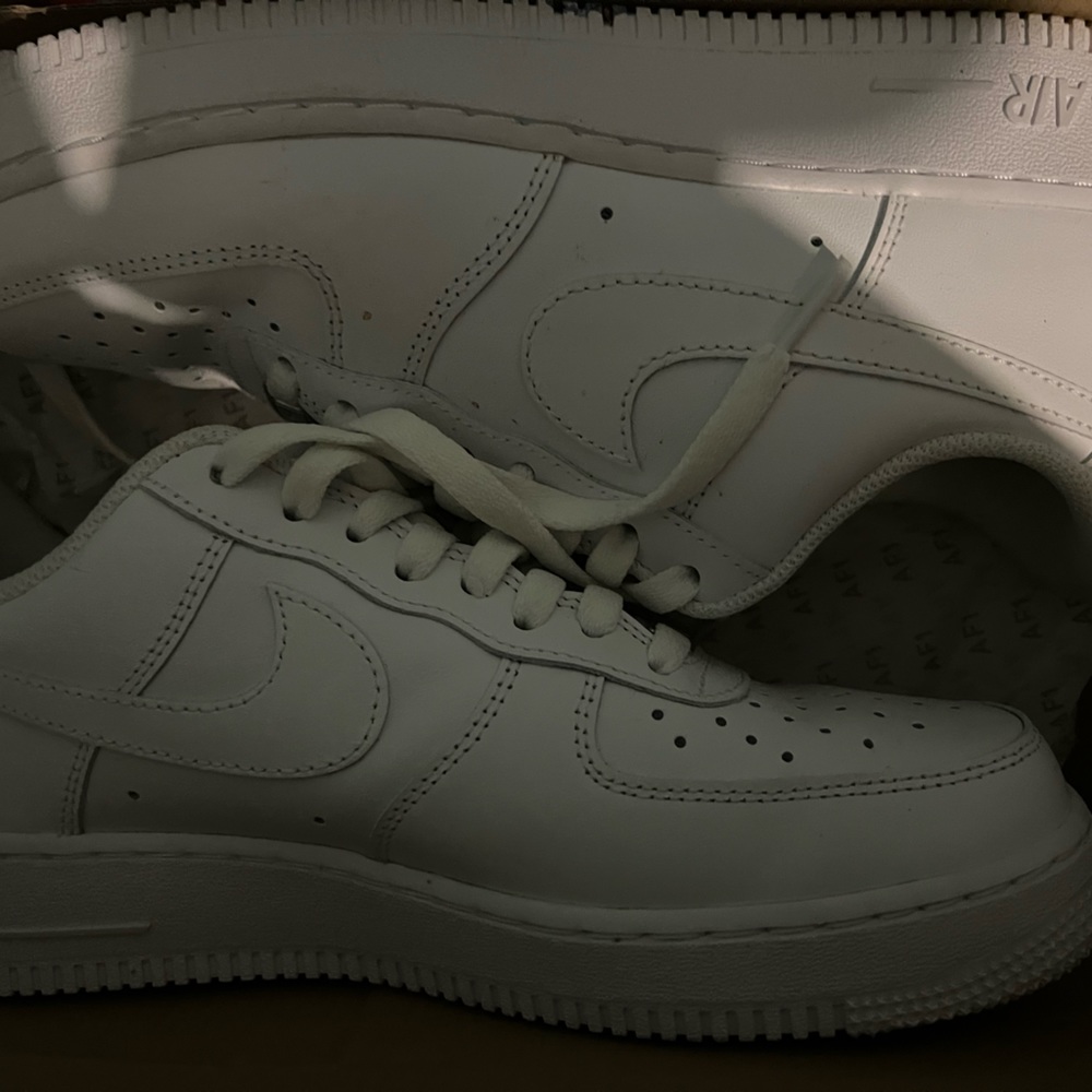 All White forces sz 8men/10 women